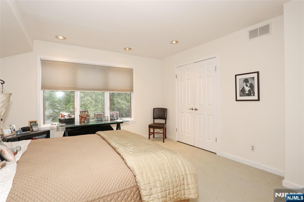 11 Sutton Way