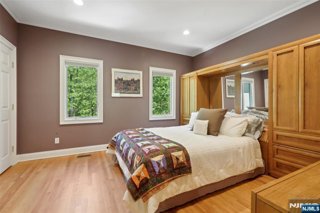 37 Great Hall Road