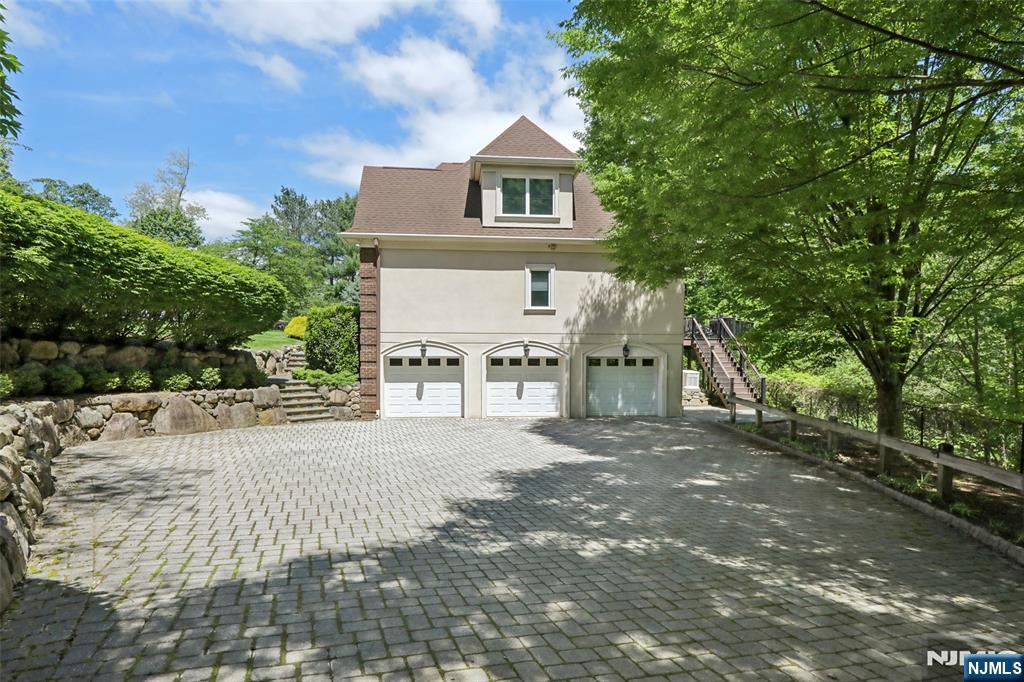 37 Great Hall Road
