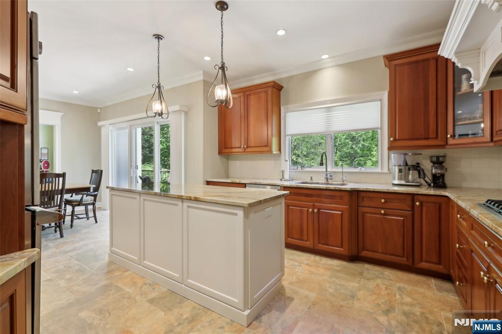 37 Great Hall Road
