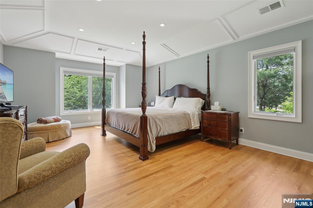37 Great Hall Road