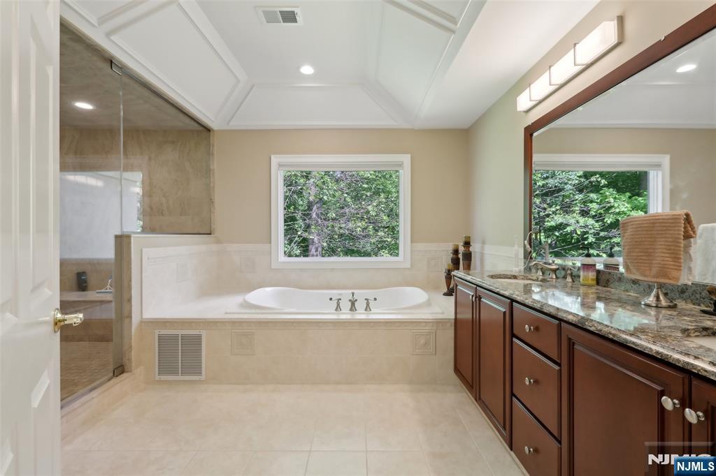 37 Great Hall Road