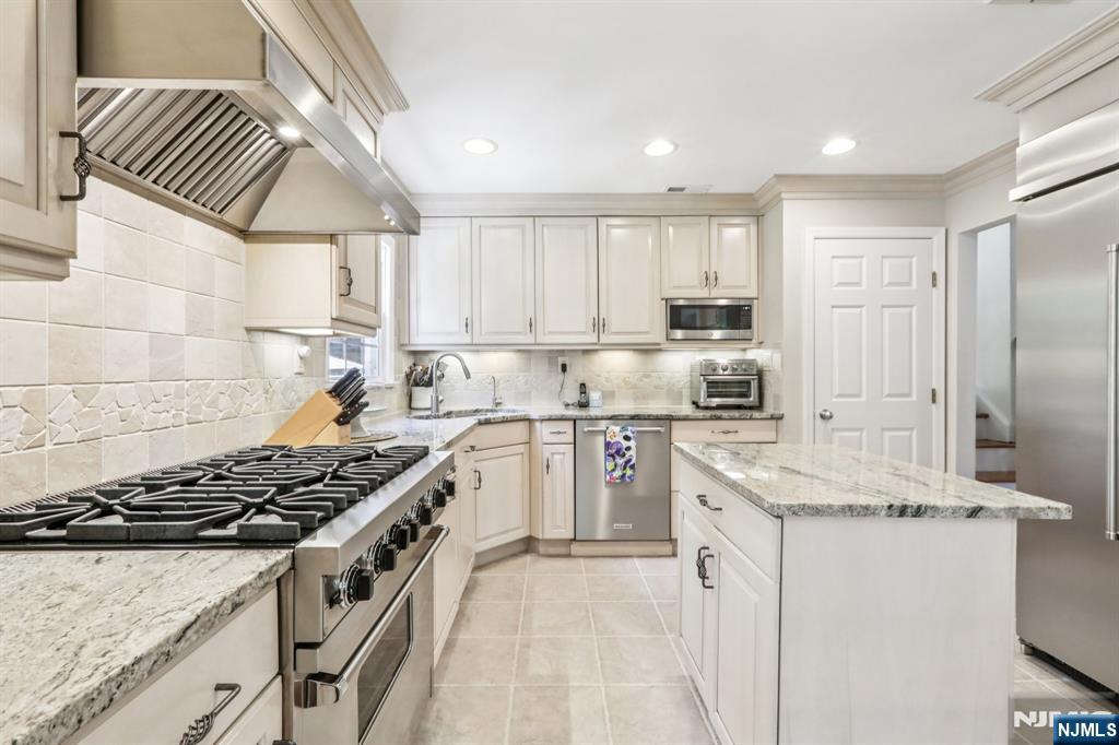 122 Greenway Road