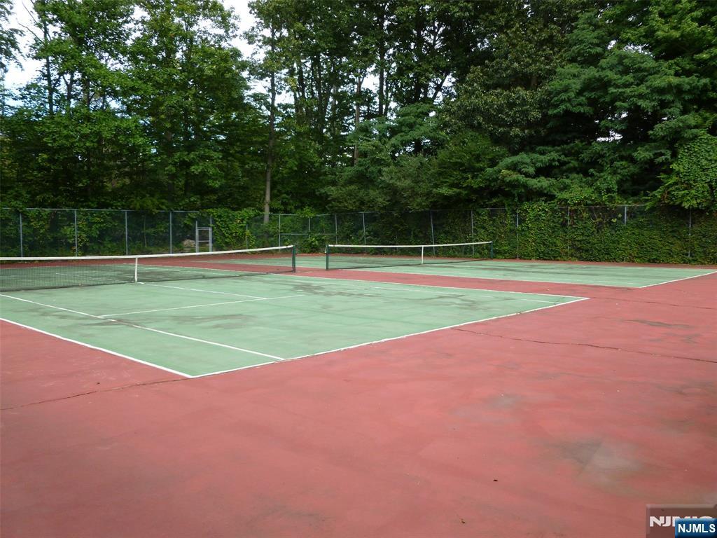 1907 Faulkner Court