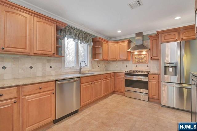 42 Skymark Court