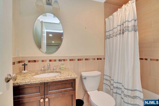 42 Skymark Court