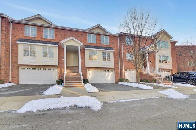 42 Skymark Court
