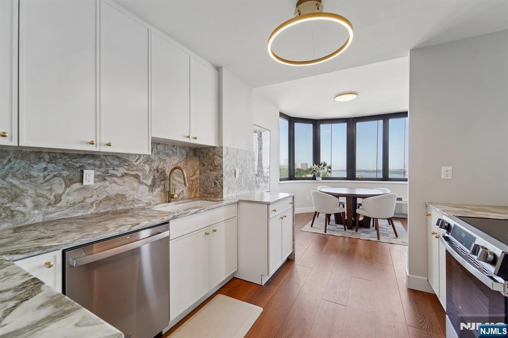 100 Carlyle Drive 9L-N