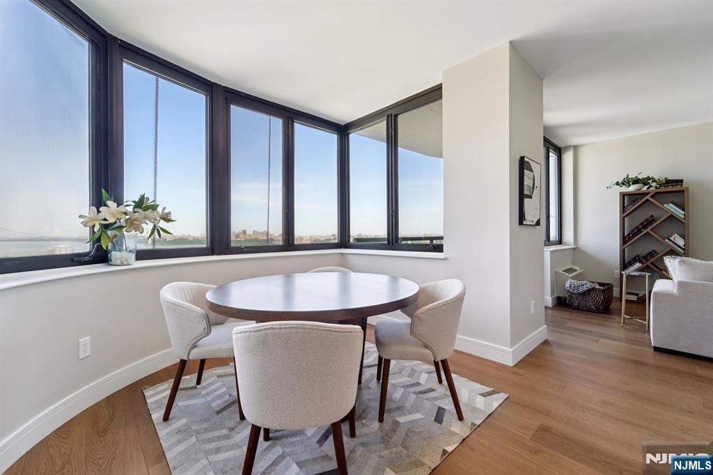 100 Carlyle Drive 9L-N