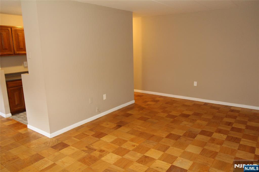 461 New Milford Avenue 10