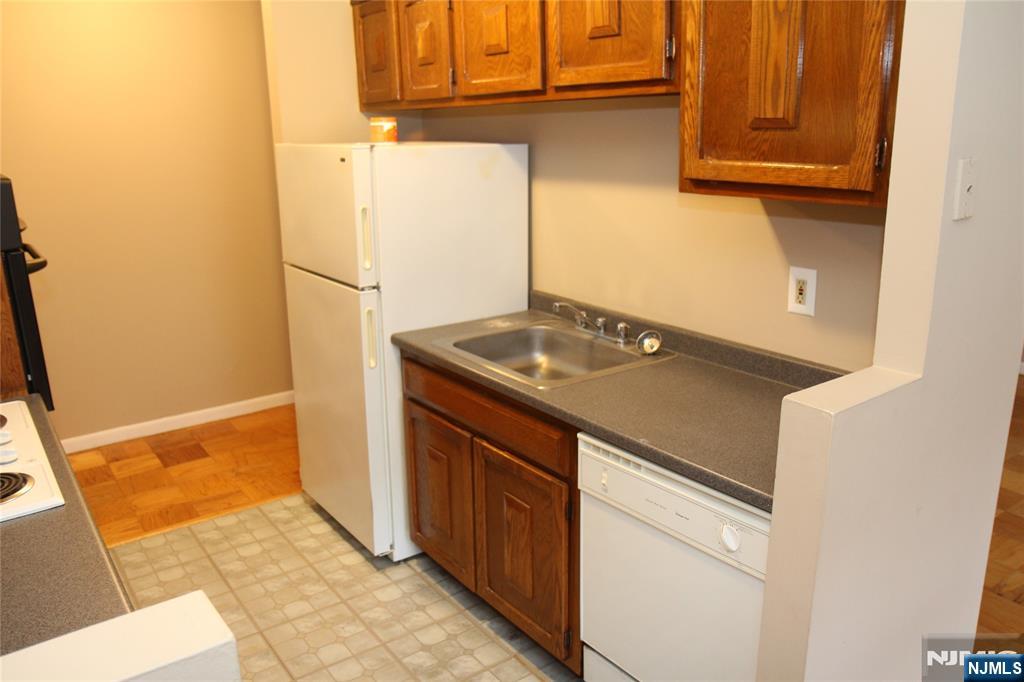 461 New Milford Avenue 10