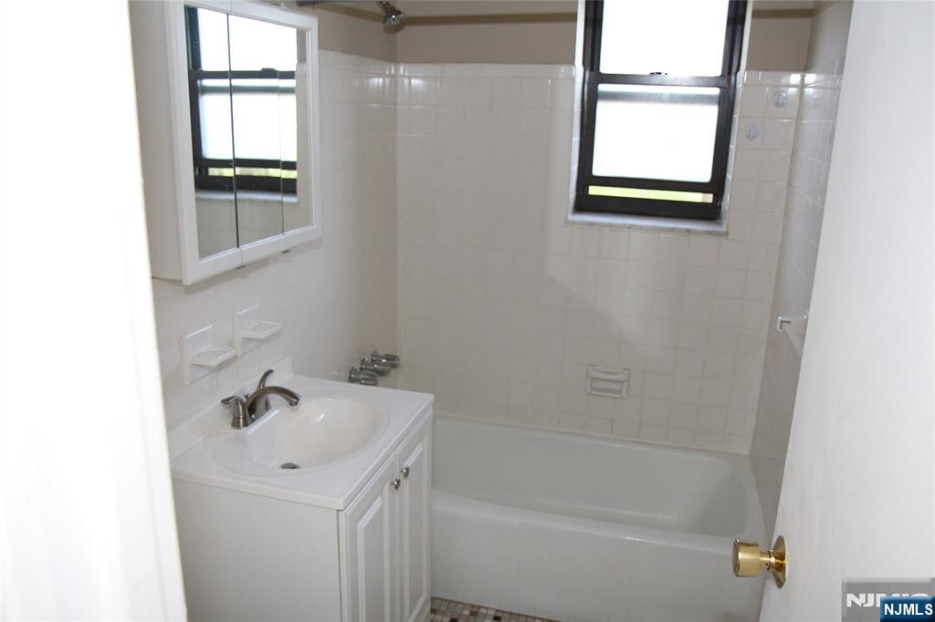 461 New Milford Avenue 10