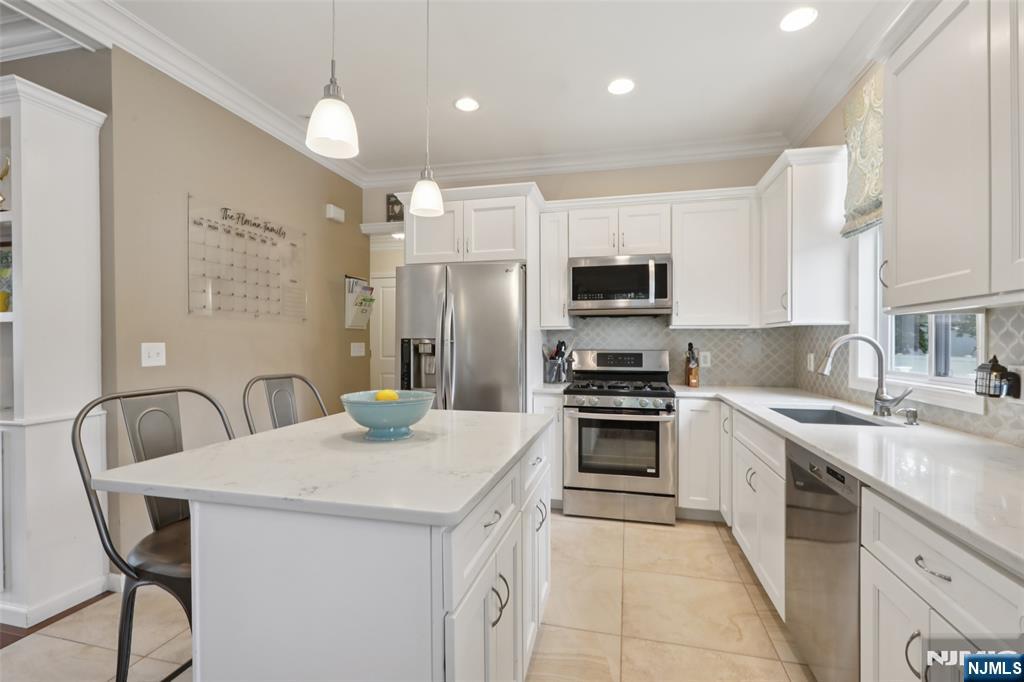 270 Hirschfeld Place