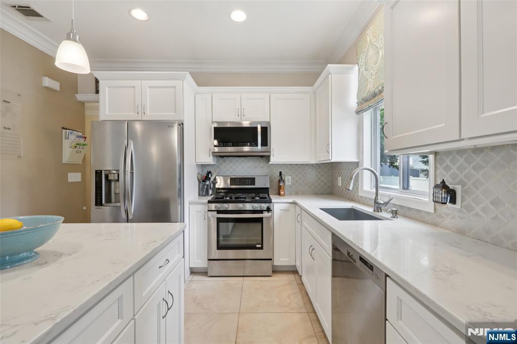 270 Hirschfeld Place