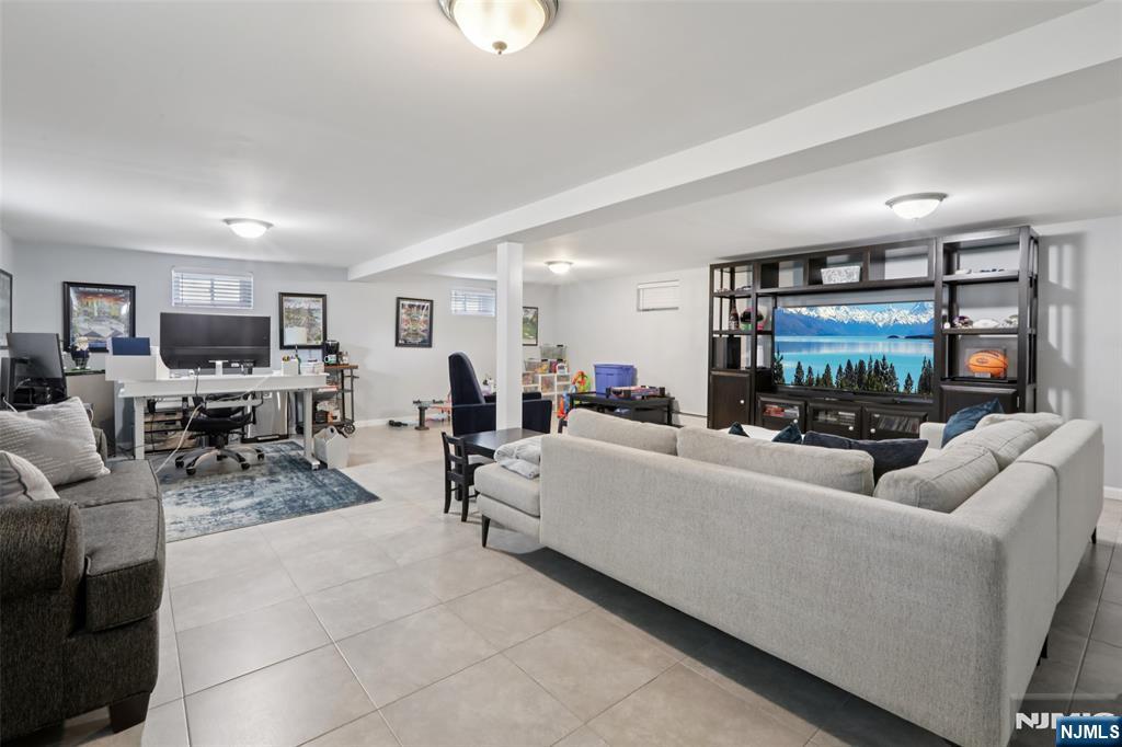 270 Hirschfeld Place