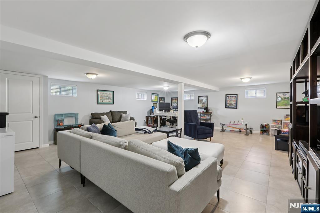 270 Hirschfeld Place