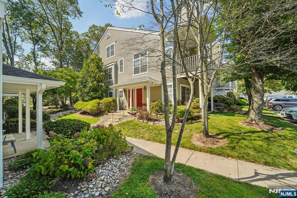 1194 Richmond Road