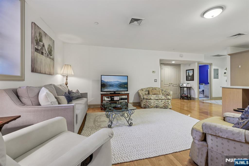 5104 Rio Vista