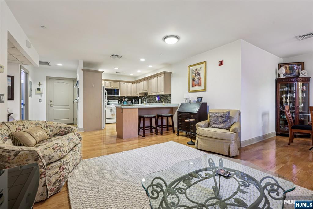 5104 Rio Vista