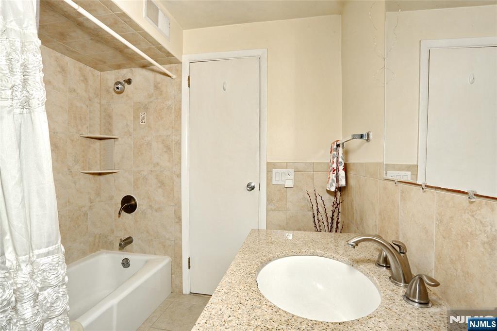 4 N Spruce Street 15