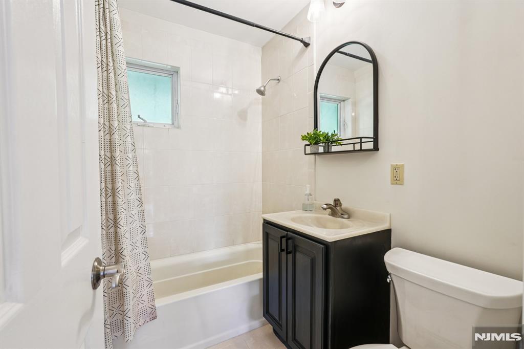 511 Washington Drive