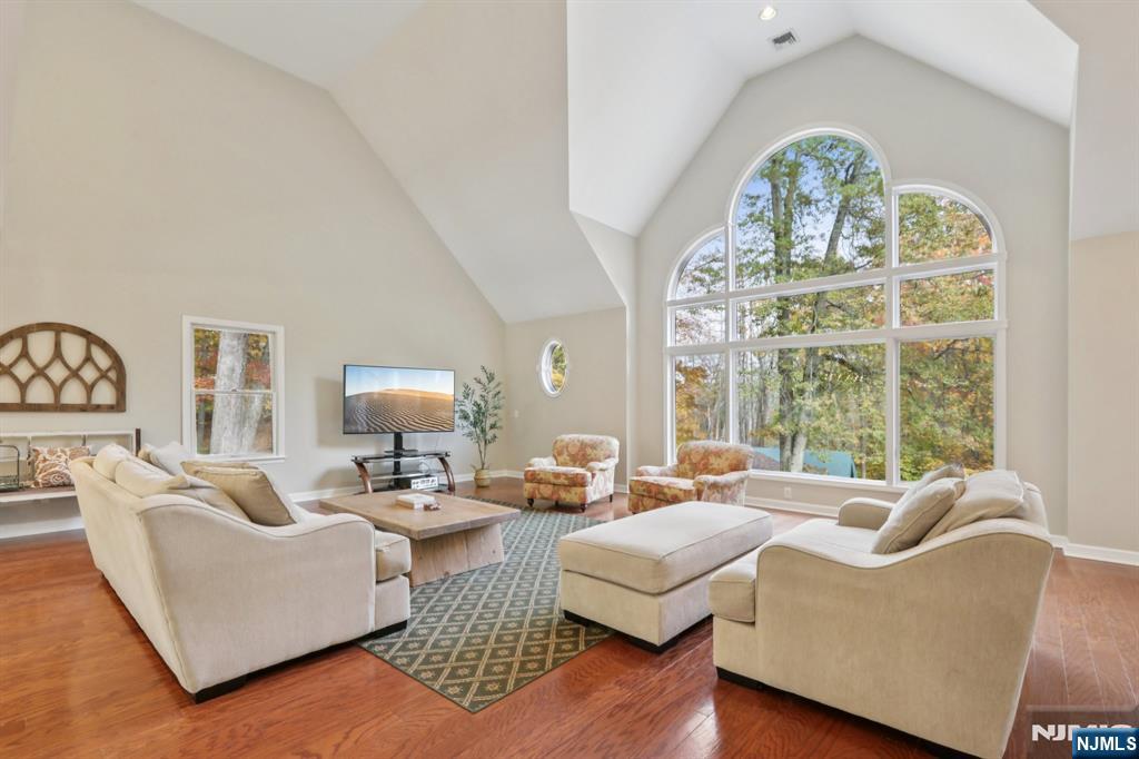 3 Stephens Lake Road