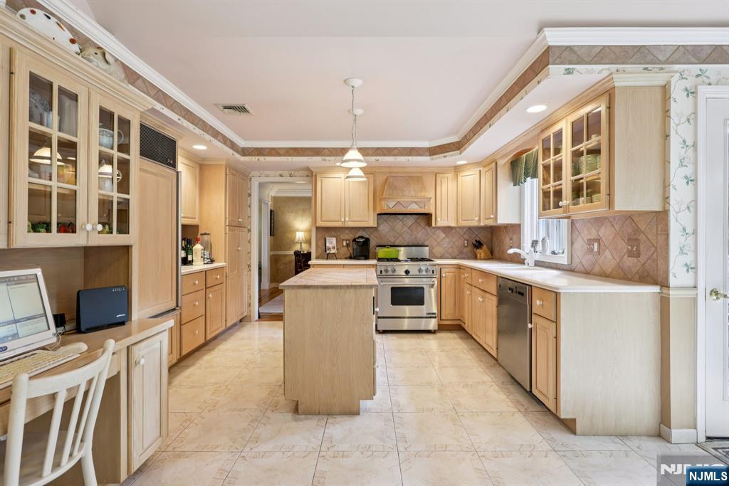 2 Crocker Mansion Drive