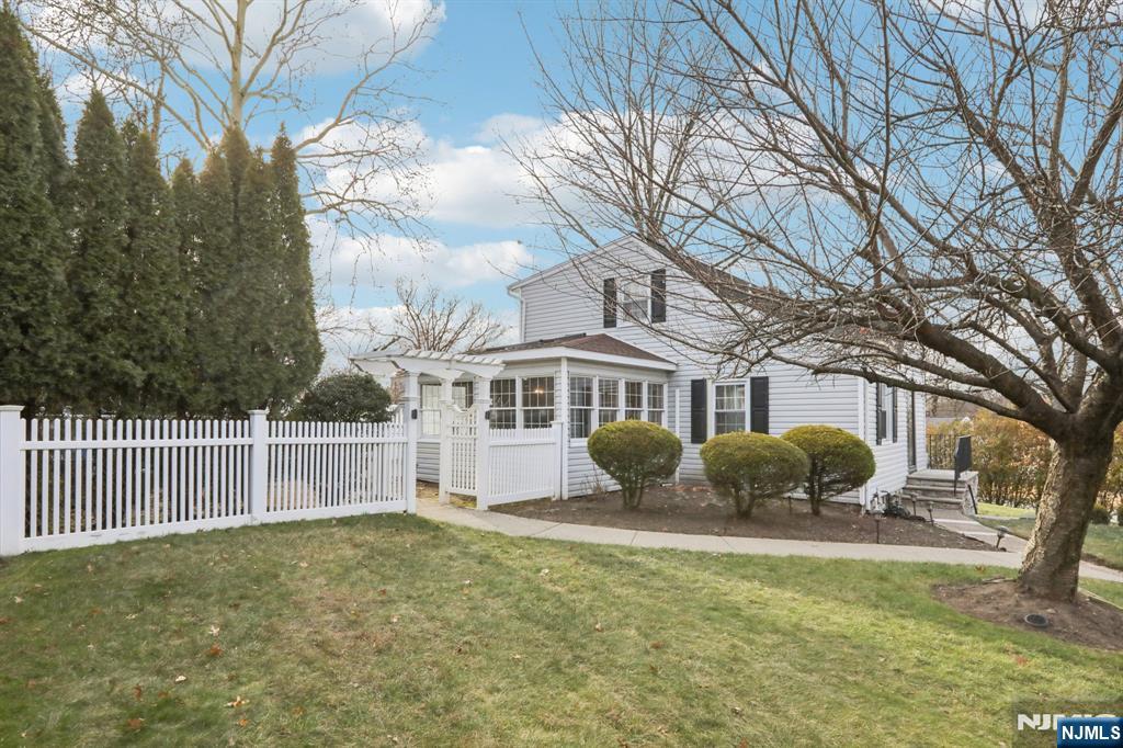 4 Brookview Drive