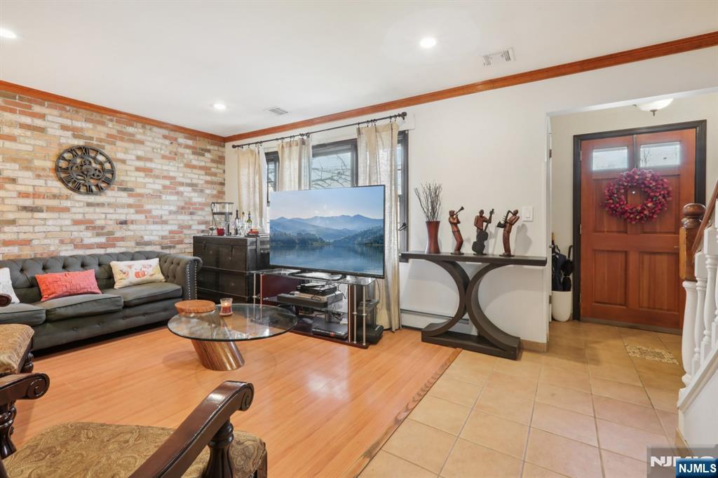 4 Brookview Drive