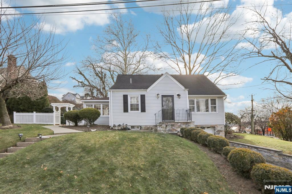 4 Brookview Drive