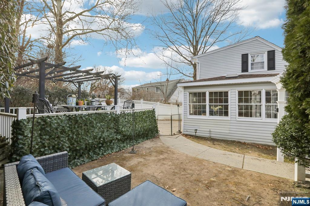 4 Brookview Drive