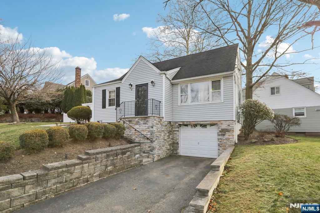 4 Brookview Drive