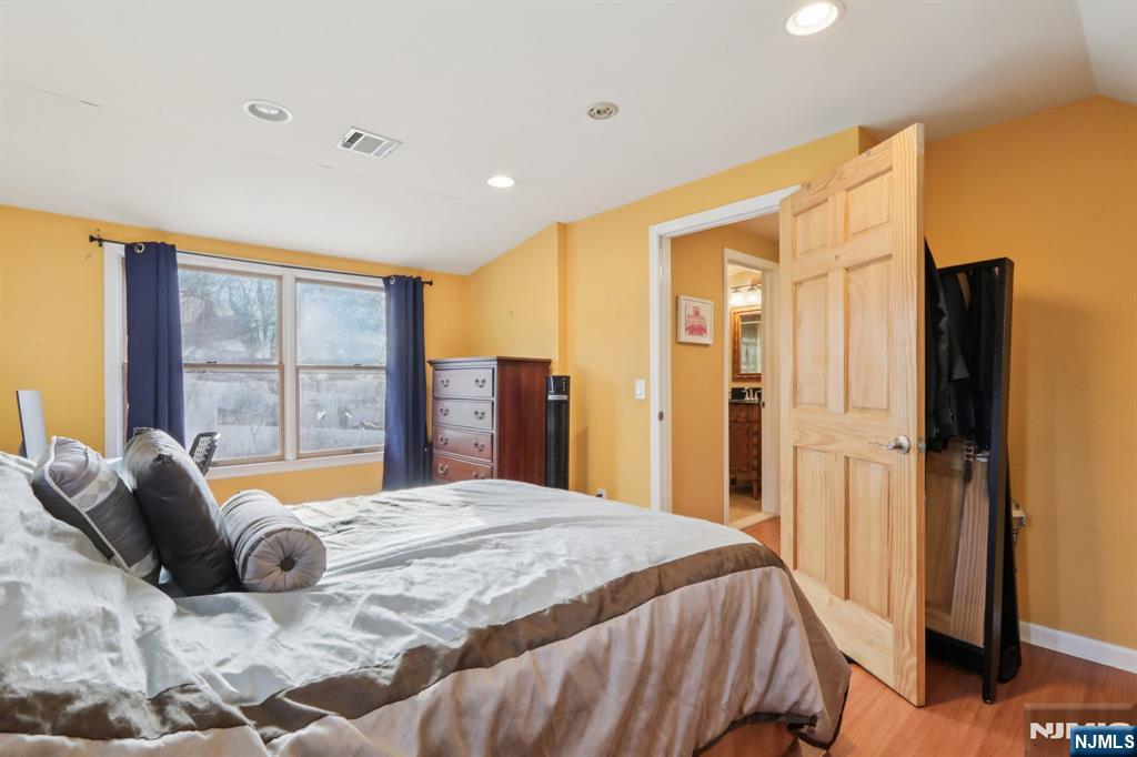 4 Brookview Drive