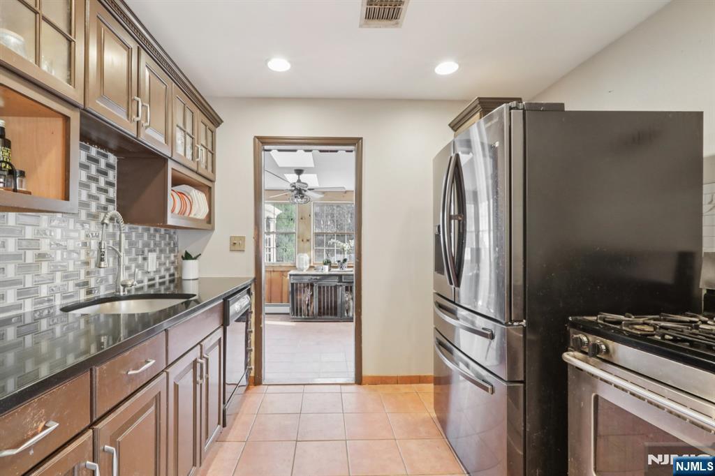 4 Brookview Drive