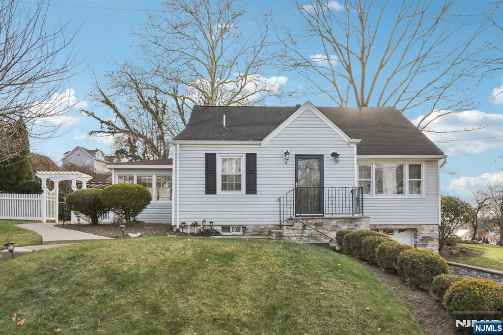 4 Brookview Drive