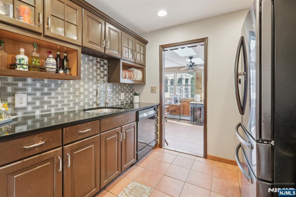 4 Brookview Drive