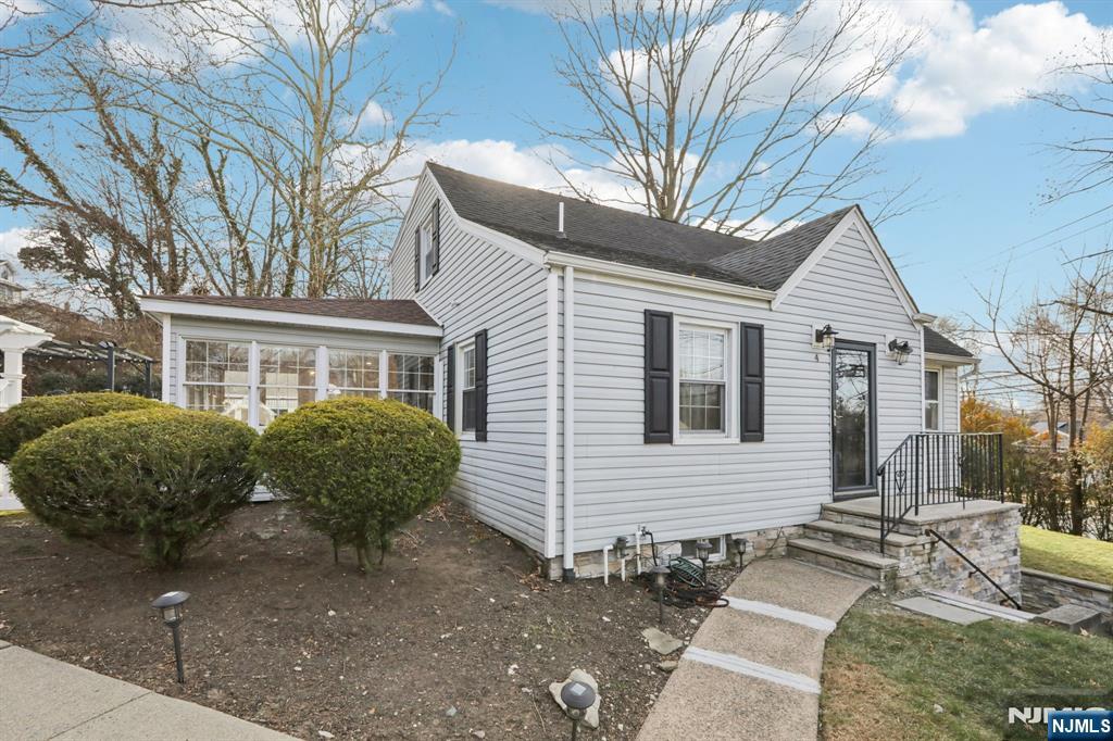 4 Brookview Drive