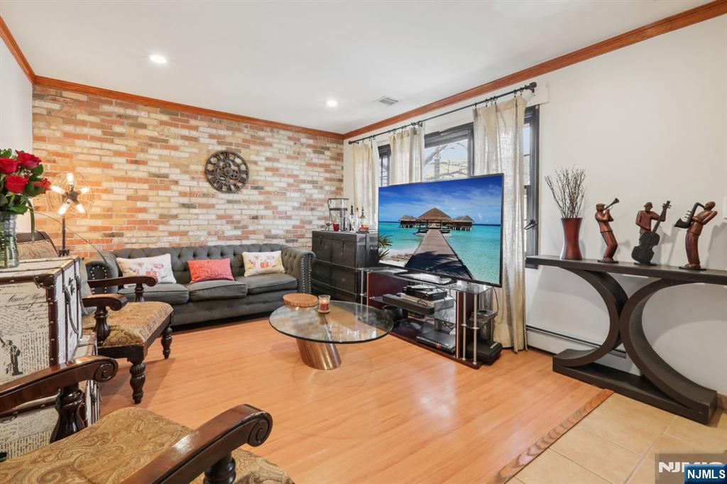 4 Brookview Drive
