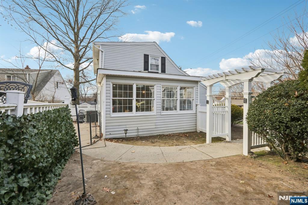 4 Brookview Drive