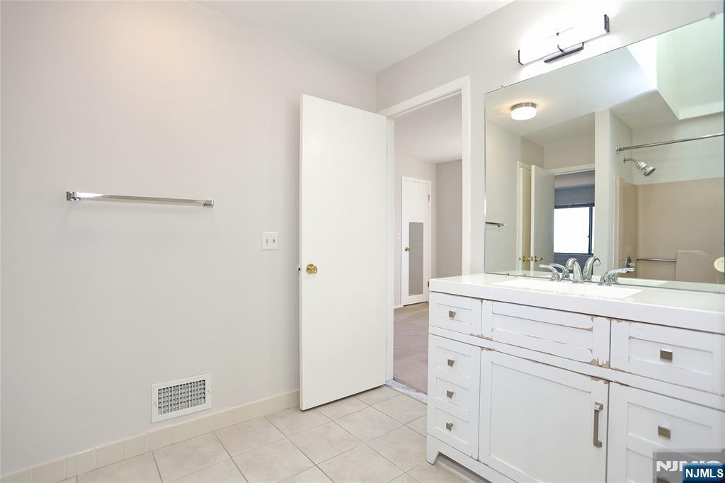 6 Alana Drive 6