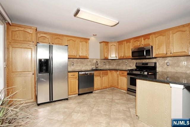 387 Green Mountain Road