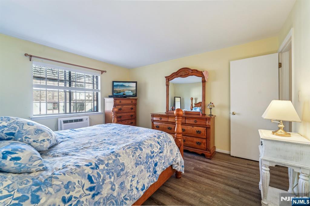 2007 Hawthorne Lane 2007