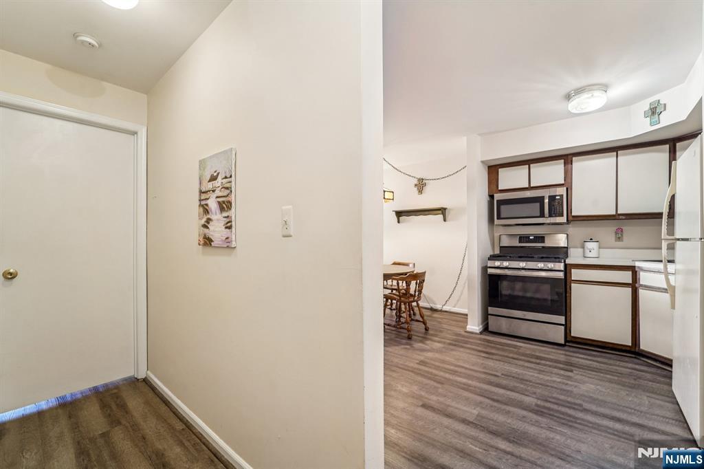 2007 Hawthorne Lane 2007