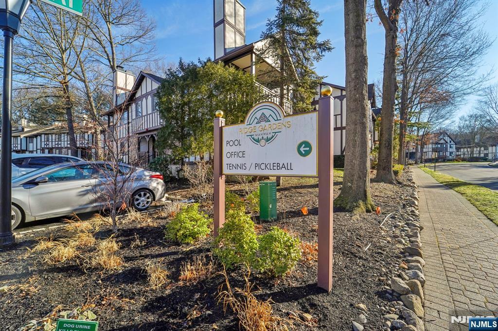 2007 Hawthorne Lane 2007