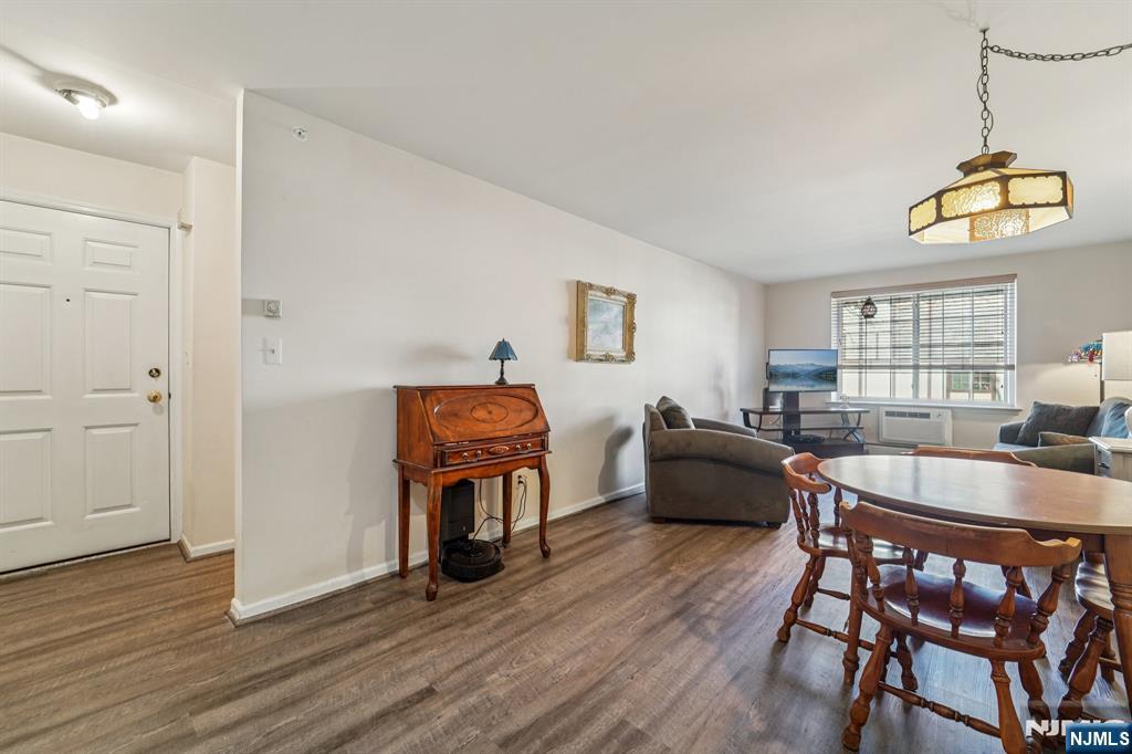 2007 Hawthorne Lane 2007