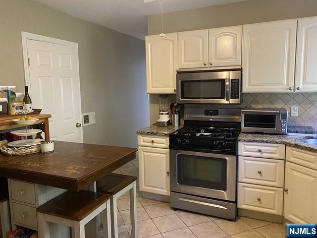 573 Lafayette Avenue 1