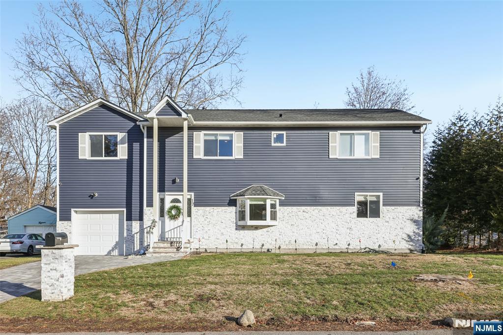 17 Maple Avenue
