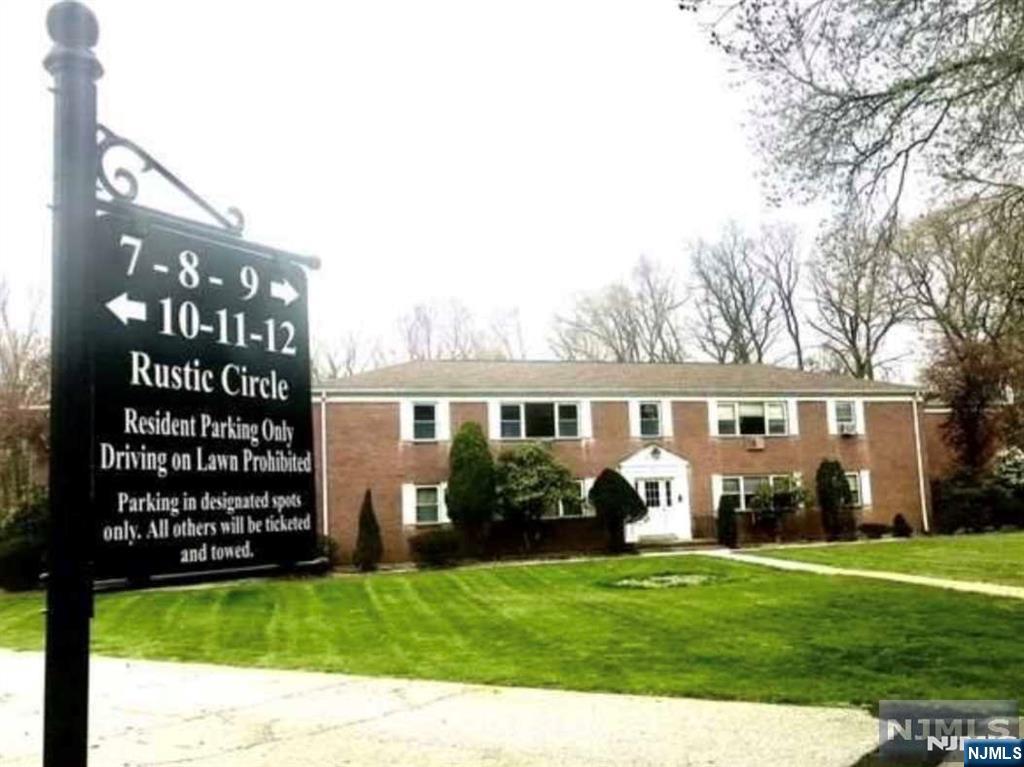 12 Rustic Circle C