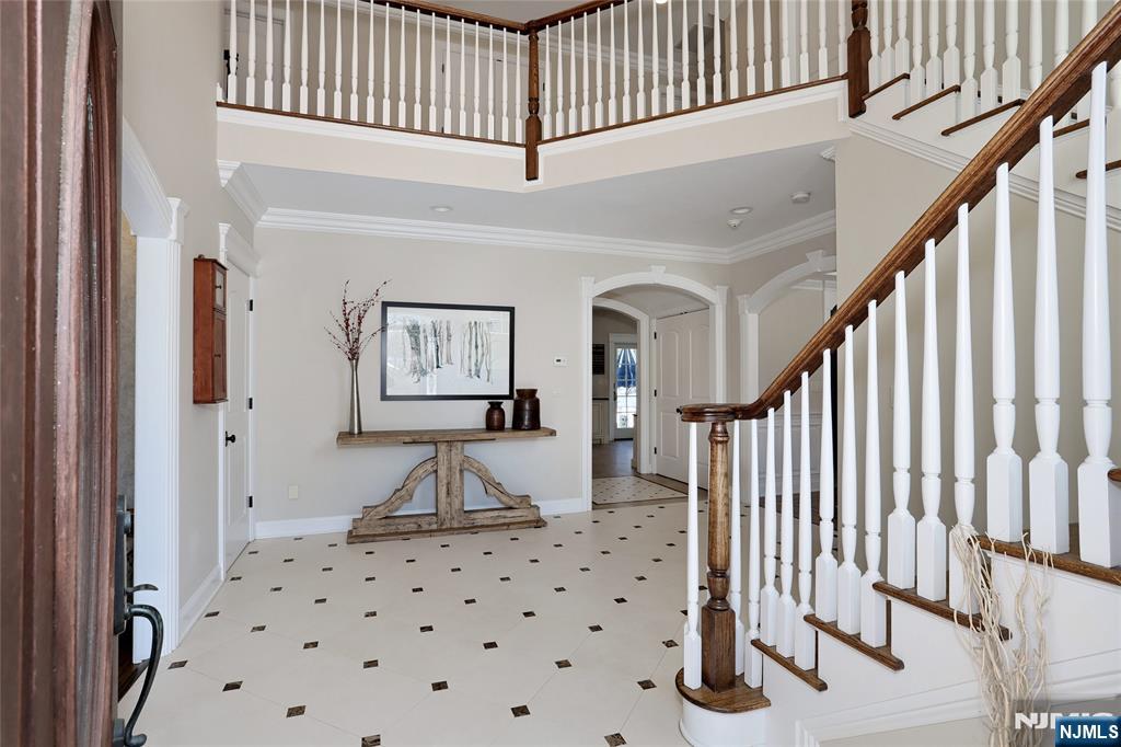 3 London Court