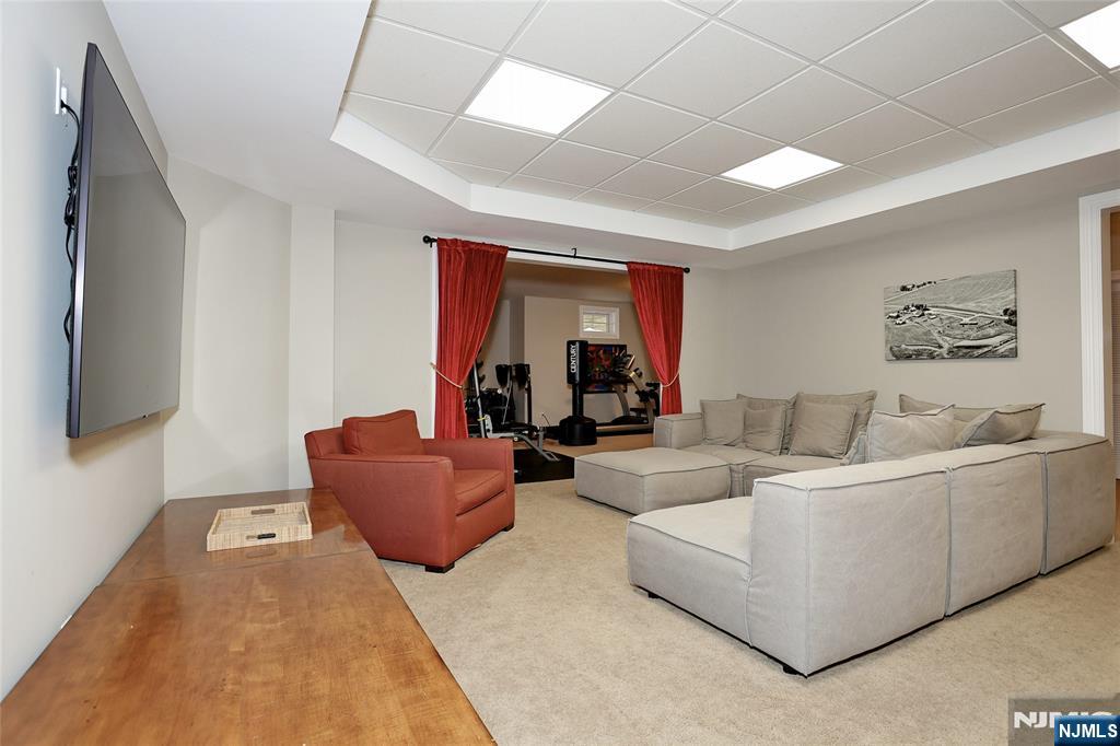 3 London Court